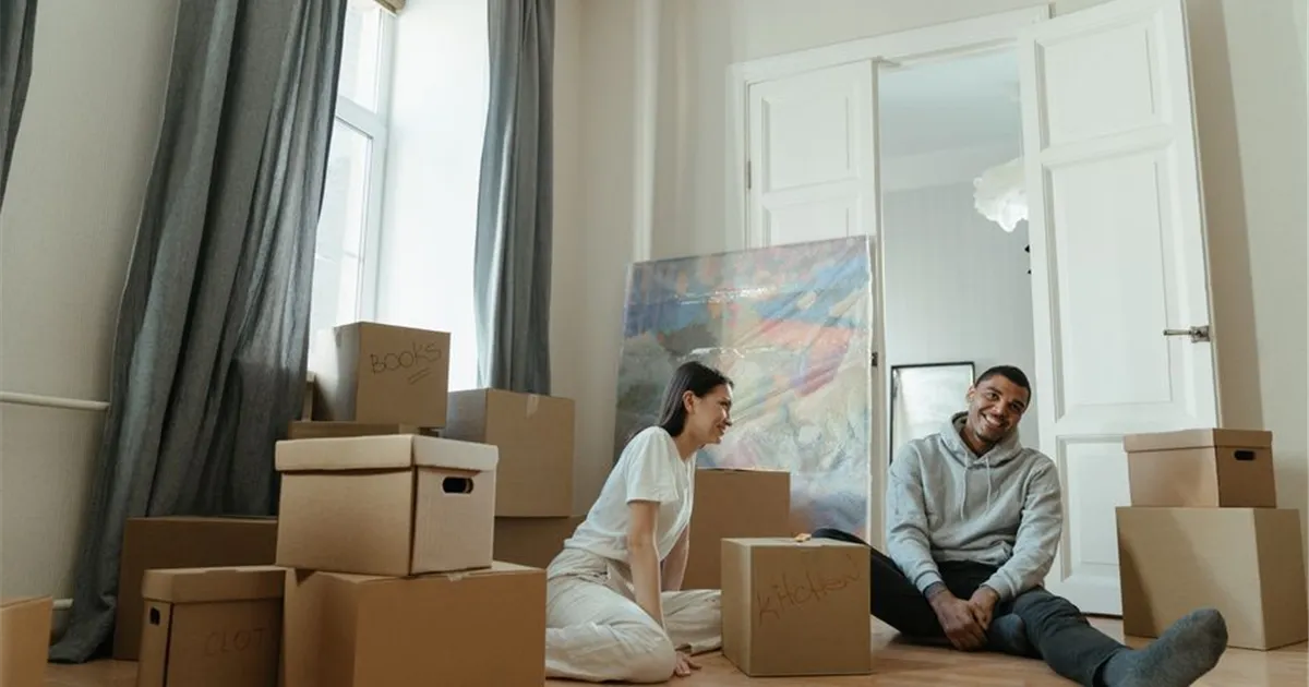 Couple choosing a 3-year fixed mortgage rate in Canada