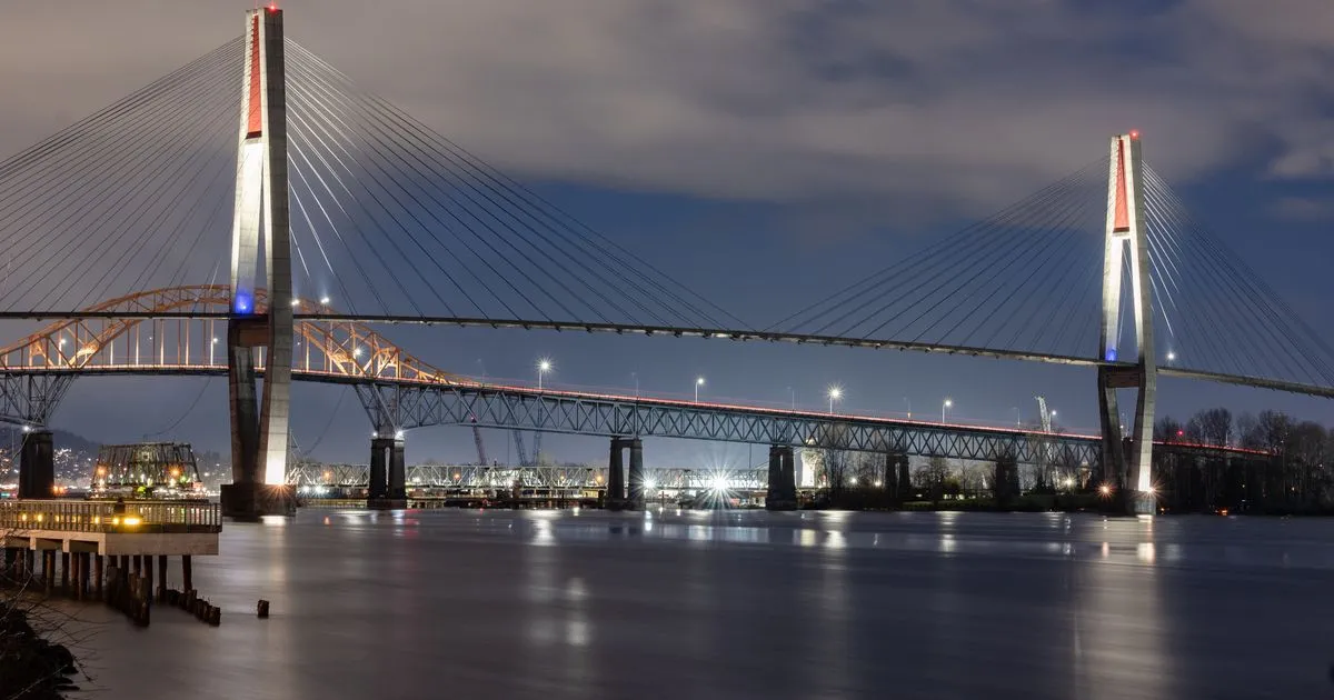 Borrowing across Surrey - Pattullo Bridge over the Fraser River