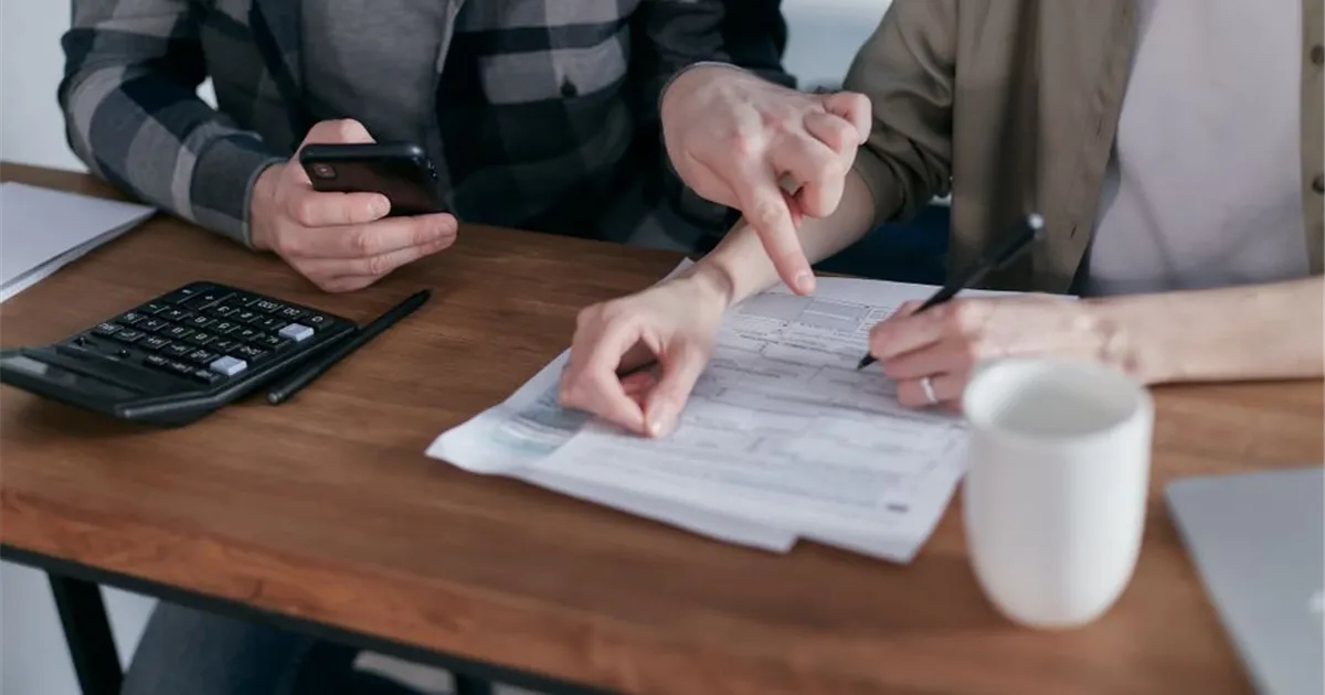 Canadians asking questions about borrowing money before applying