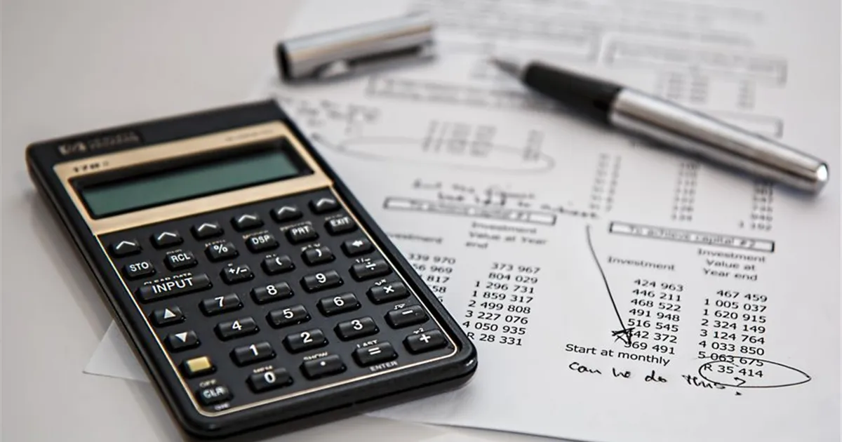 Calculating loan interest with a calculator in Canada