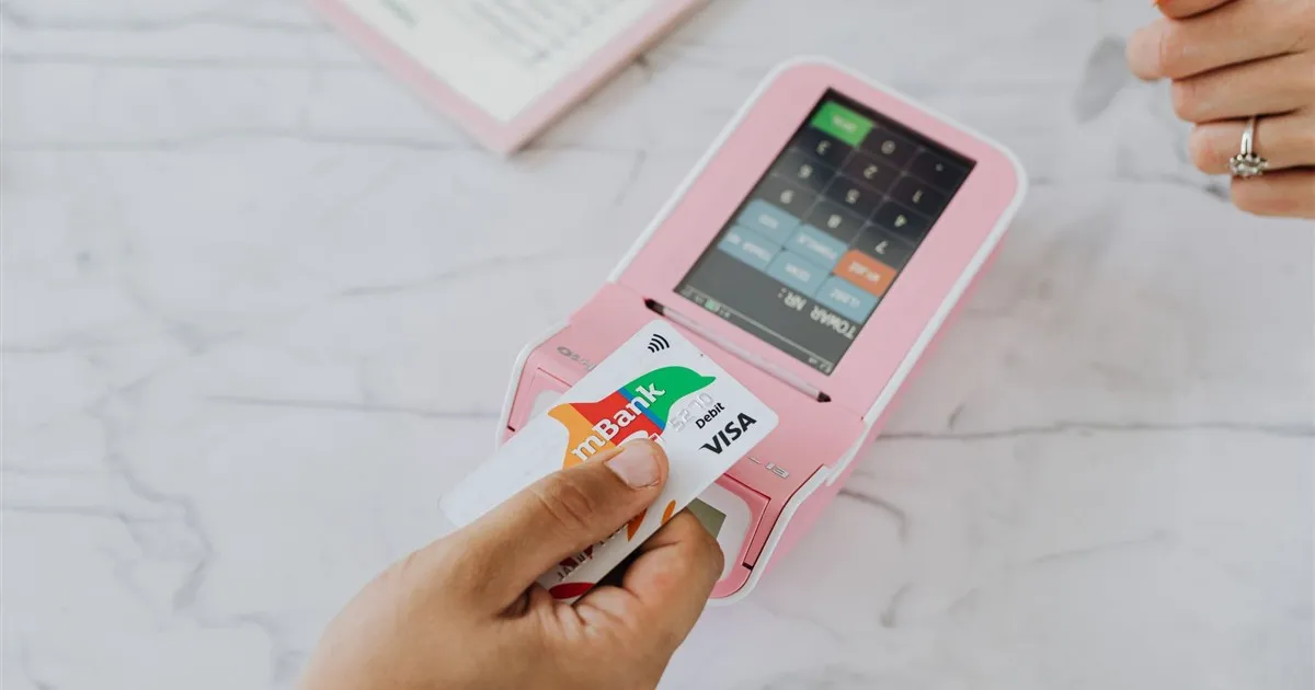 Contactless credit card payment in Canada