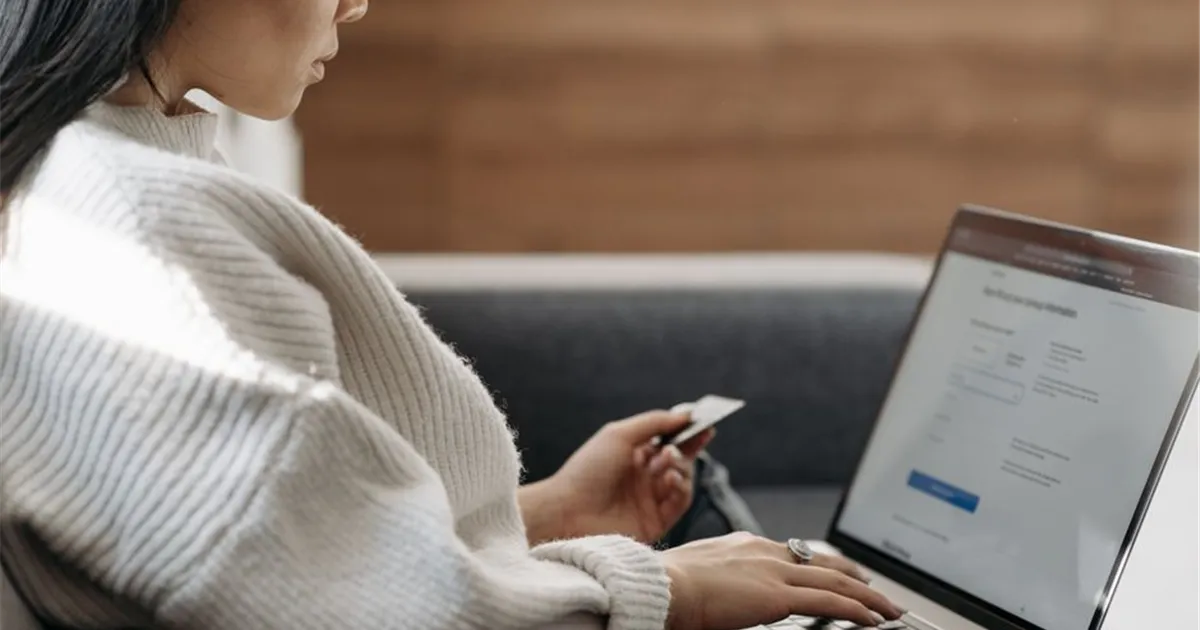 Applying for a debt consolidation loan online in Canada