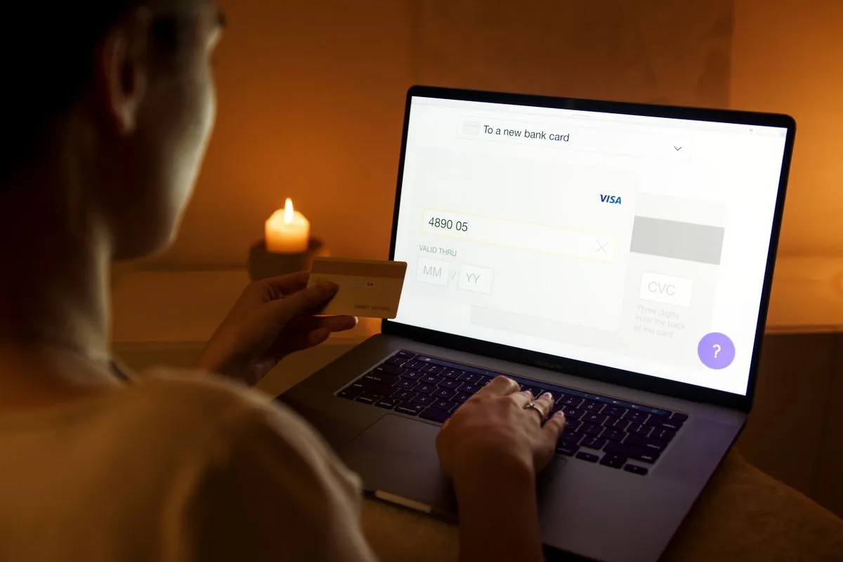 Managing a free bank account with online banking in Canada
