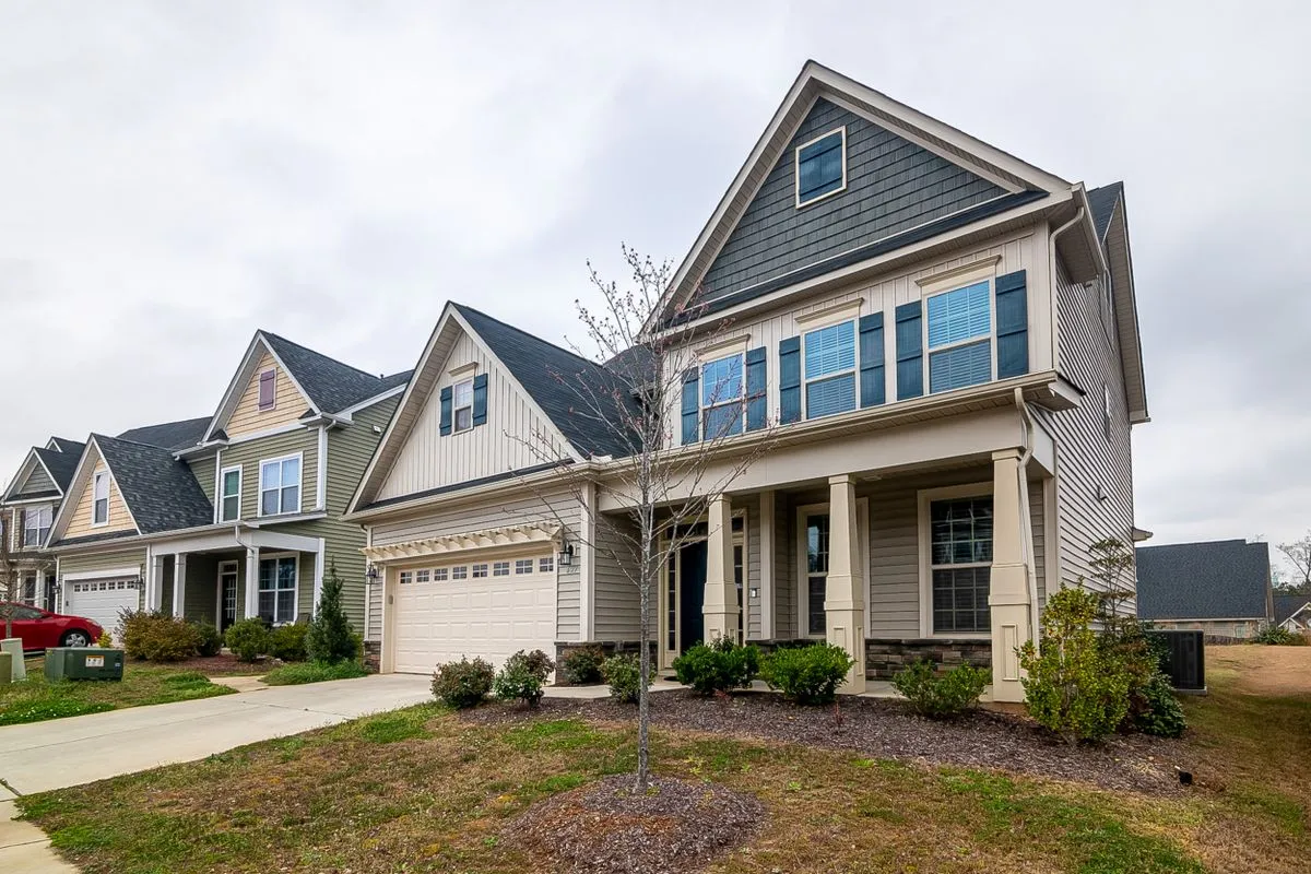 Canadian homes building equity for a home equity line of credit