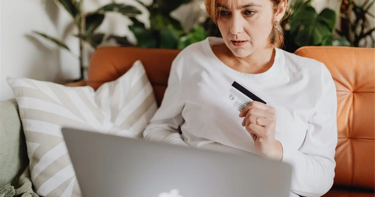 Canadian researching instant e-transfer loan questions before applying