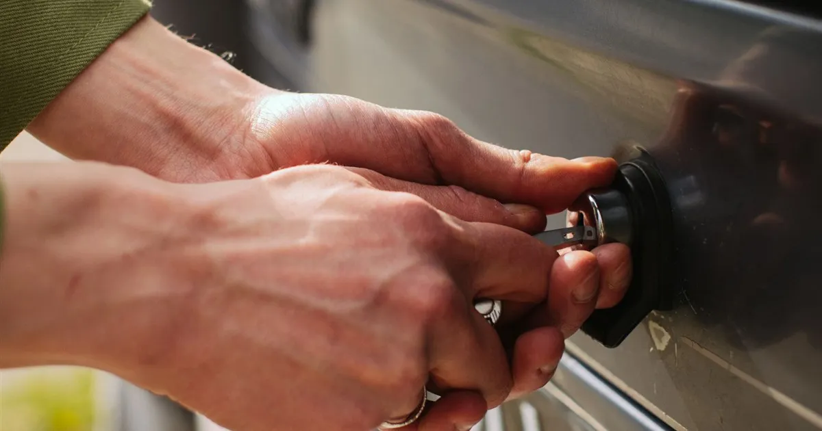Car keys for a no credit auto loan in Canada