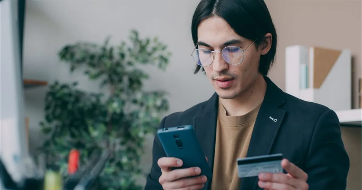 Managing a payday loan on a phone with a bank card in Canada