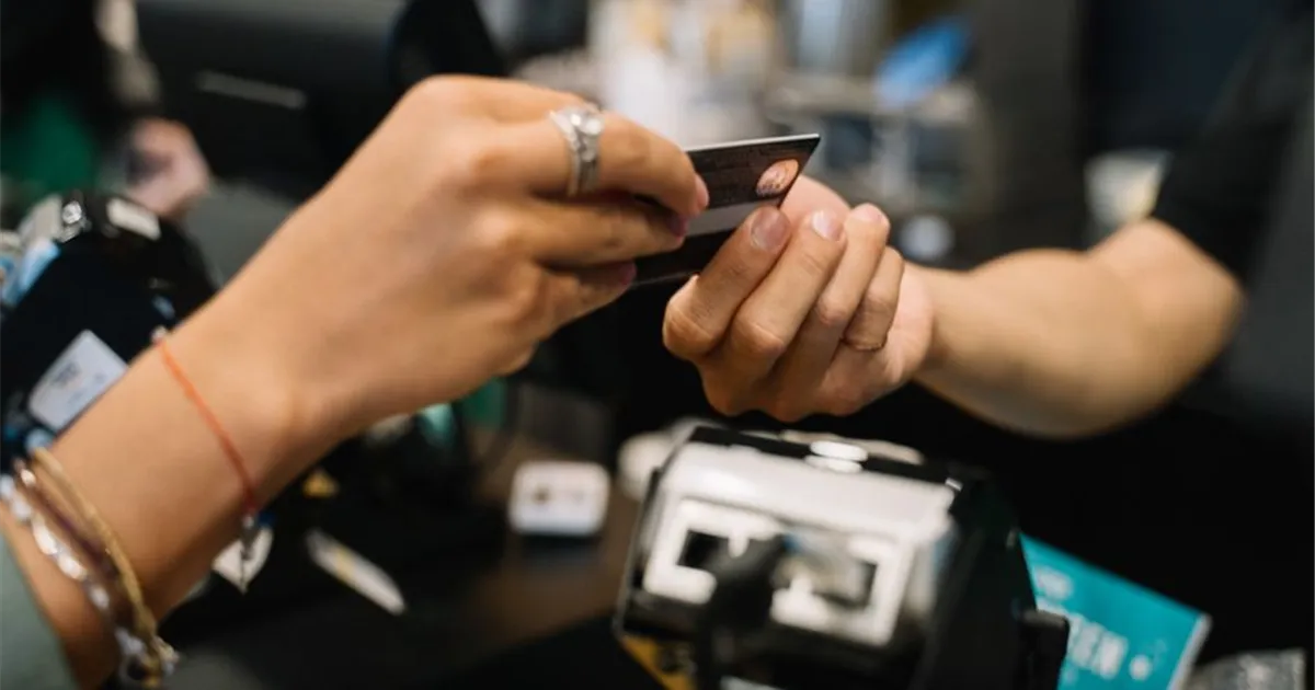 Reducing credit card debt with a consolidation loan in Canada