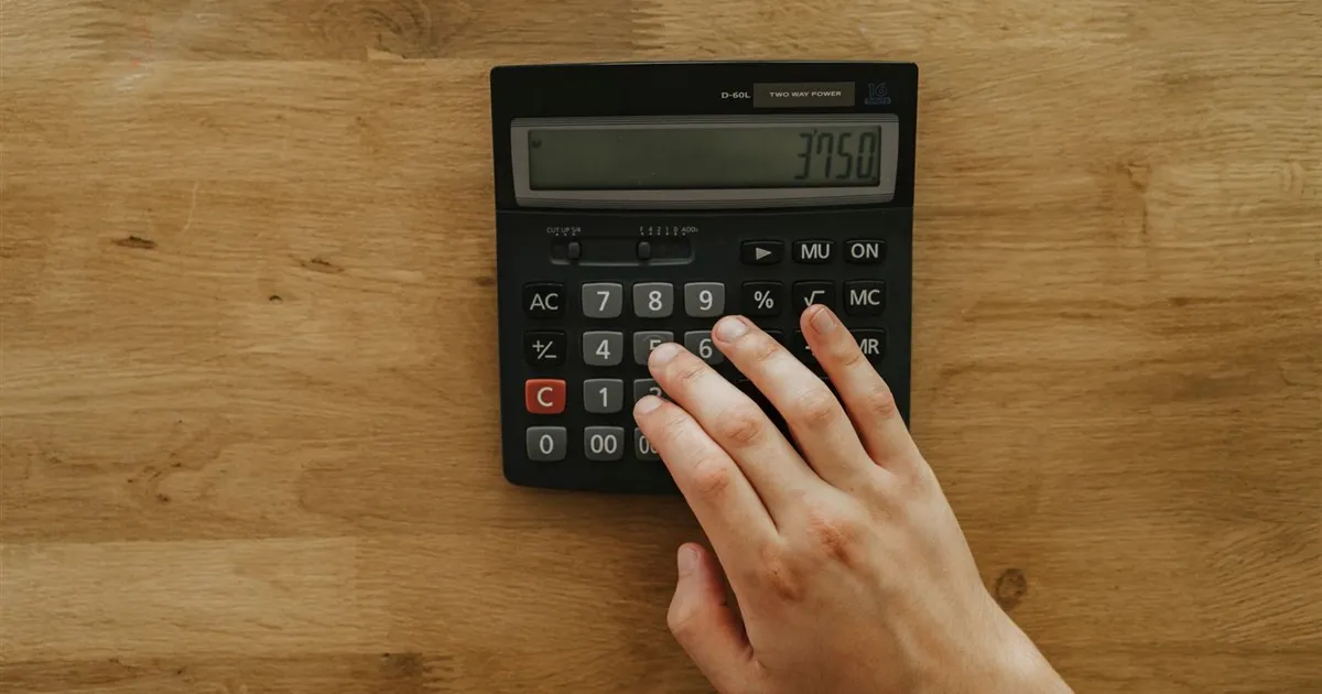 Calculating savings from refinancing a vehicle in Canada