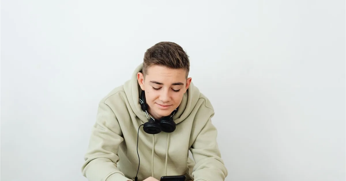 Teen with a youth banking account in Canada